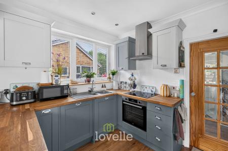 2 bedroom Semi-detached bungalow for sale in Fleetway, North Cotes, DN36