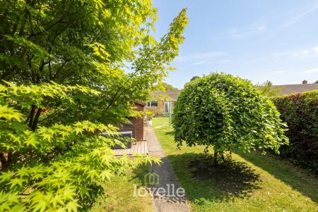 2 bedroom Semi-detached bungalow for sale in Fleetway, North Cotes, DN36