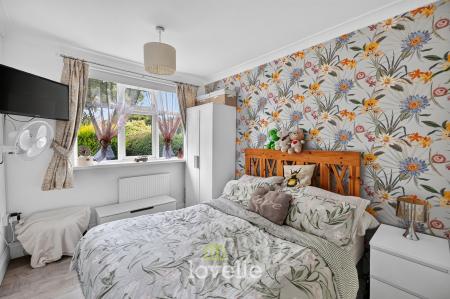 2 bedroom Semi-detached bungalow for sale in Fleetway, North Cotes, DN36