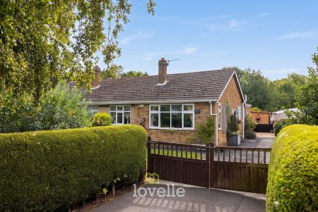 2 bedroom Semi-detached bungalow for sale in Fleetway, North Cotes, DN36