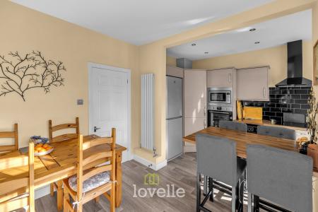 3 bedroom Semi-detached house for sale in Parris Place, Cleethorpes, DN35