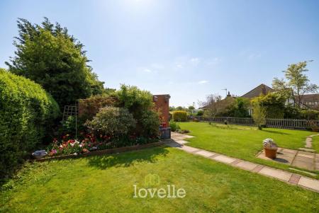 6 bedroom Detached house for sale in Northway, Fulstow, LN11