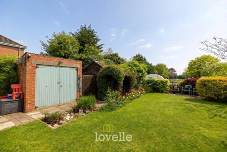 6 bedroom Detached house for sale in Northway, Fulstow, LN11