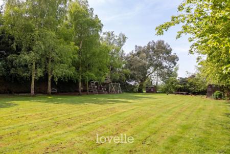 6 bedroom Detached house for sale in Northway, Fulstow, LN11