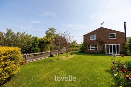 6 bedroom Detached house for sale in Northway, Fulstow, LN11