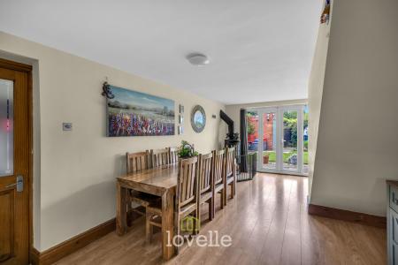6 bedroom Detached house for sale in Northway, Fulstow, LN11