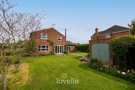 6 bedroom Detached house for sale in Northway, Fulstow, LN11