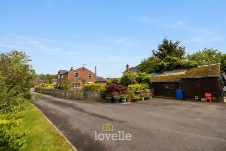 6 bedroom Detached house for sale in Northway, Fulstow, LN11