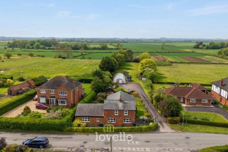 6 bedroom Detached house for sale in Northway, Fulstow, LN11