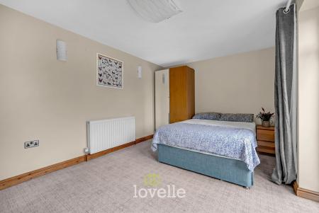 6 bedroom Detached house for sale in Northway, Fulstow, LN11
