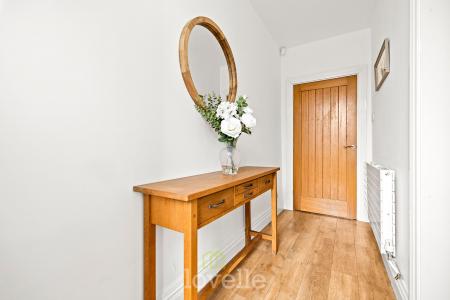 3 bedroom Semi-detached house for sale in Tetney Lock Road, Tetney, DN36