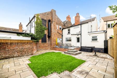3 bedroom Semi-detached house for sale in Tetney Lock Road, Tetney, DN36