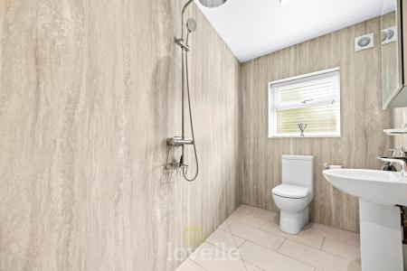 3 bedroom Semi-detached house for sale in Tetney Lock Road, Tetney, DN36