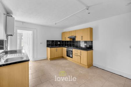 5 bedroom Terraced House for sale in Grimsby Road, Cleethorpes, DN35