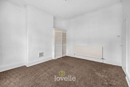 5 bedroom Terraced House for sale in Grimsby Road, Cleethorpes, DN35
