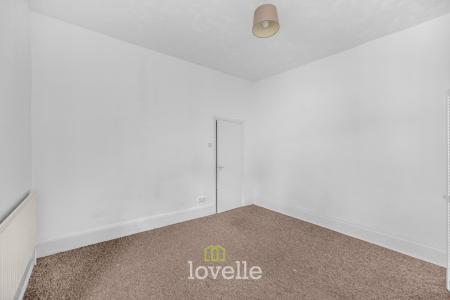 5 bedroom Terraced House for sale in Grimsby Road, Cleethorpes, DN35