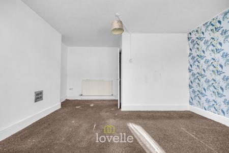 5 bedroom Terraced House for sale in Grimsby Road, Cleethorpes, DN35