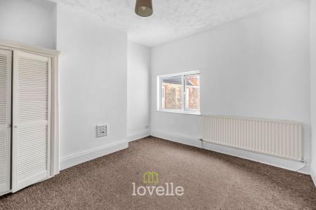 5 bedroom Terraced House for sale in Grimsby Road, Cleethorpes, DN35