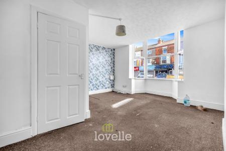 5 bedroom Terraced House for sale in Grimsby Road, Cleethorpes, DN35