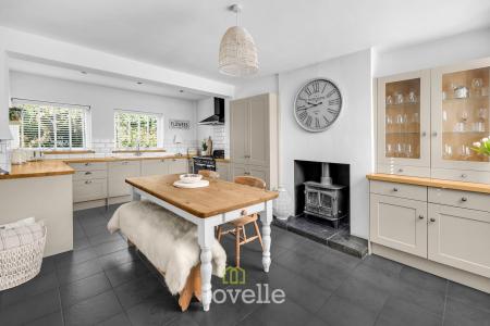 3 bedroom Detached house for sale in Main Street, Fulstow, LN11
