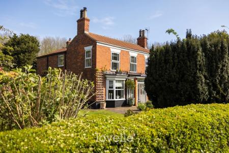 3 bedroom Detached house for sale in Main Street, Fulstow, LN11
