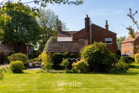 3 bedroom Detached house for sale in Main Street, Fulstow, LN11