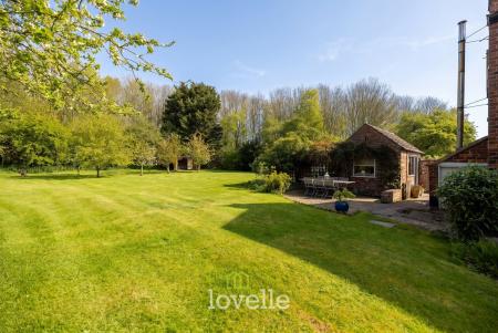 3 bedroom Detached house for sale in Main Street, Fulstow, LN11