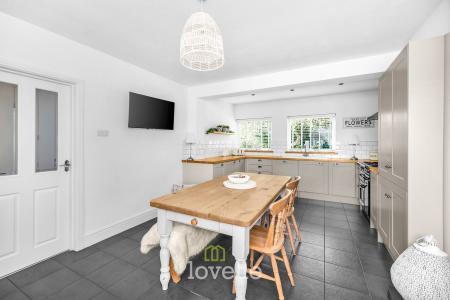 3 bedroom Detached house for sale in Main Street, Fulstow, LN11