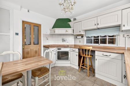 3 bedroom Semi-detached house for sale in Weelsby View, New Waltham, DN36