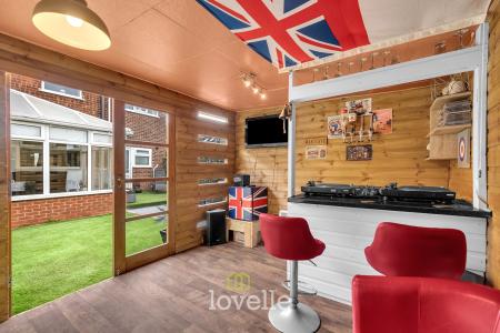 4 bedroom Semi-detached house for sale in Charles Avenue, New Waltham, DN36