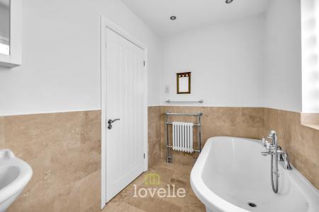 4 bedroom Detached house for sale in Humberston Avenue, Humberston, DN36