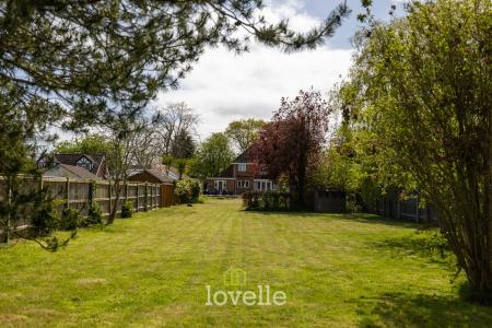 4 bedroom Detached house for sale in Humberston Avenue, Humberston, DN36