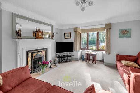 5 bedroom Detached house for sale in Tetney Road, Humberston, DN36