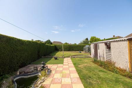 3 bedroom Bungalow for sale in Brian Avenue, Cleethorpes, DN35
