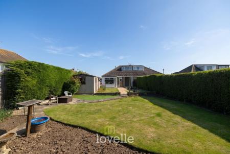 3 bedroom Bungalow for sale in Brian Avenue, Cleethorpes, DN35