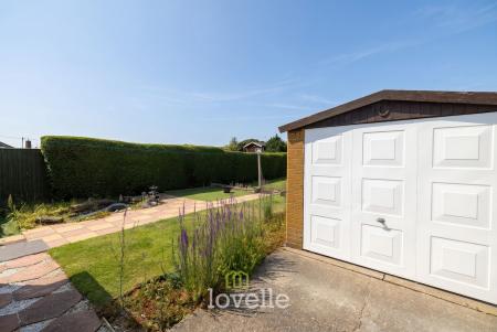 3 bedroom Bungalow for sale in Brian Avenue, Cleethorpes, DN35