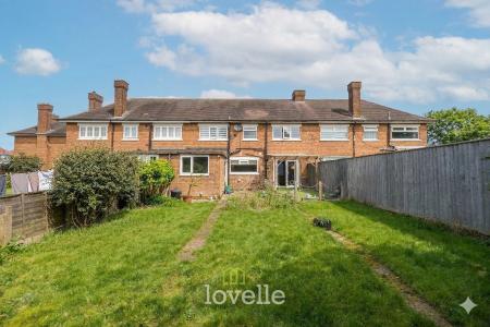 3 bedroom Terraced House for sale in School Walk, Cleethorpes, DN35