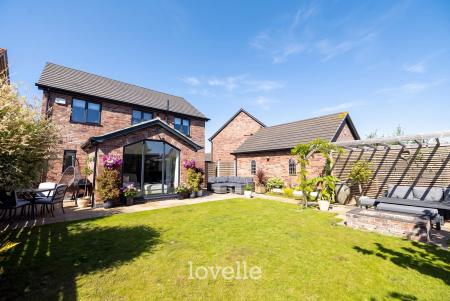 4 bedroom Detached house for sale in Molinari Avenue, Tetney, DN36