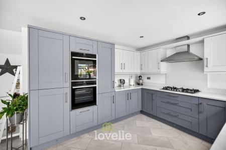 4 bedroom Detached house for sale in Molinari Avenue, Tetney, DN36