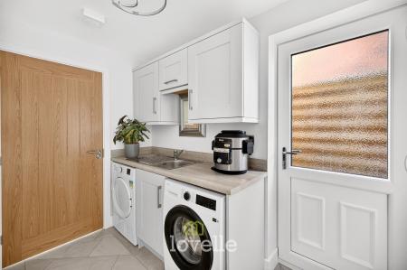 4 bedroom Detached house for sale in Molinari Avenue, Tetney, DN36