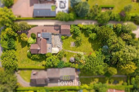 3 bedroom Detached bungalow for sale in Humberston Avenue, Humberston, DN36