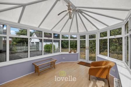 3 bedroom Detached bungalow for sale in Humberston Avenue, Humberston, DN36