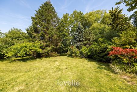 3 bedroom Detached bungalow for sale in Humberston Avenue, Humberston, DN36