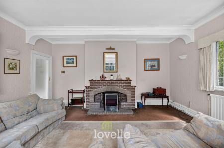 3 bedroom Detached bungalow for sale in Humberston Avenue, Humberston, DN36