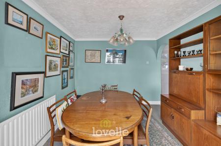 3 bedroom Detached bungalow for sale in Humberston Avenue, Humberston, DN36