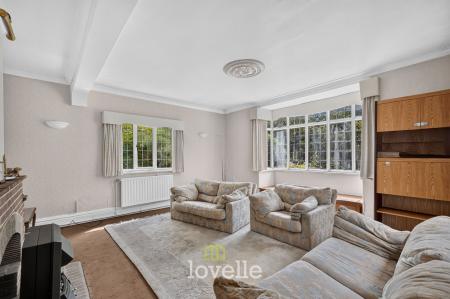 3 bedroom Detached bungalow for sale in Humberston Avenue, Humberston, DN36