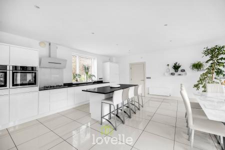 4 bedroom Detached house for sale in The Birches, Humberston, DN36