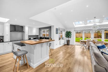 4 bedroom Detached house for sale in Bolingbroke Road, Cleethorpes, DN35