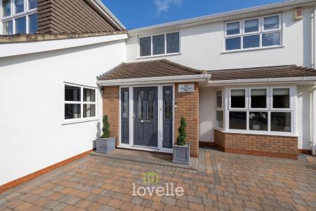 4 bedroom Detached house for sale in Bolingbroke Road, Cleethorpes, DN35