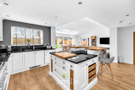 4 bedroom Detached house for sale in Bolingbroke Road, Cleethorpes, DN35